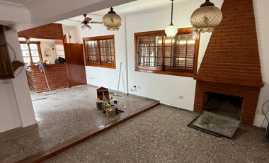 Amplia y luminosa casa en alquiler anual