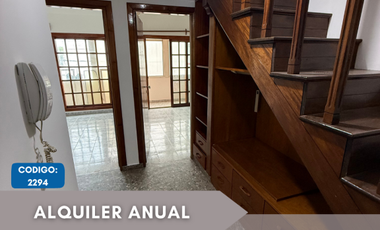 Amplia y luminosa casa en alquiler anual