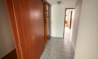 Amplia y luminosa casa en alquiler anual