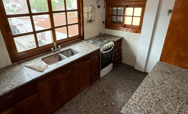 Amplia y luminosa casa en alquiler anual