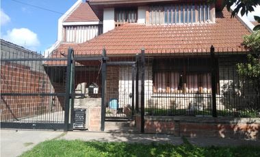 Chalet 4 amb con Galpon/ Zona Avellaneda y Chapagnat