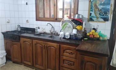 Chalet 4 amb con Galpon/ Zona Avellaneda y Chapagnat