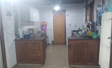Chalet 4 amb con Galpon/ Zona Avellaneda y Chapagnat