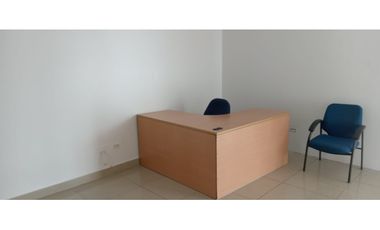 SE ALQUILA OFICINA DE 112 Mts EN EL CARMEN