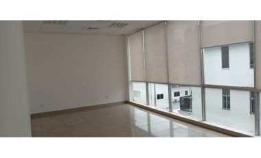 SE ALQUILA OFICINA DE 112 Mts EN EL CARMEN