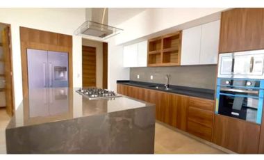 CASA RESIDENCIAL EN RENTA EN CAMPO DE GOLF TRES MARIAS, MORELIA