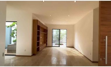 CASA RESIDENCIAL EN RENTA EN CAMPO DE GOLF TRES MARIAS, MORELIA