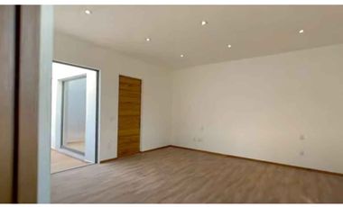 CASA RESIDENCIAL EN RENTA EN CAMPO DE GOLF TRES MARIAS, MORELIA