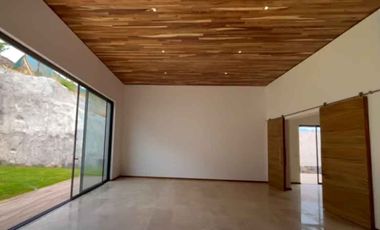 CASA RESIDENCIAL EN RENTA EN CAMPO DE GOLF TRES MARIAS, MORELIA