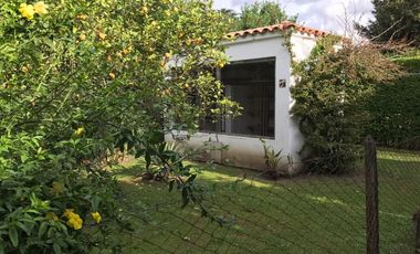 Propiedad de 10800m²- Casa princ. 5 amb.-Casa Huesp.3 amb.Casa Caseros 3 amb