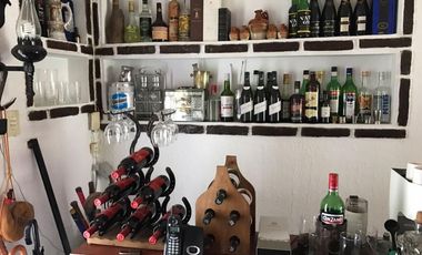 Propiedad de 10800m²- Casa princ. 5 amb.-Casa Huesp.3 amb.Casa Caseros 3 amb