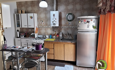 VENTA - CASA 4 ambientes - QUILMES - Barrio Petrolero.