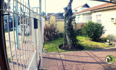 VENTA - CASA 4 ambientes - QUILMES - Barrio Petrolero.