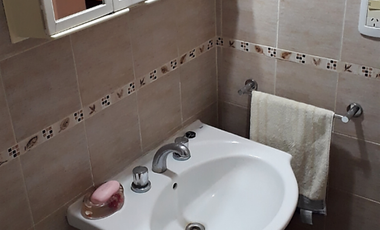 VENTA - CASA 4 ambientes - QUILMES - Barrio Petrolero.