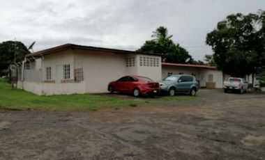 Apartamento alquiler en La Chorrera - Garaje