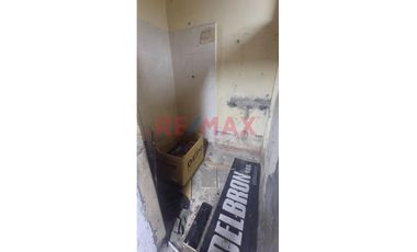 ¡Oportunidad En La Victoria!  Local Como Terreno Con Potencial De Expansión