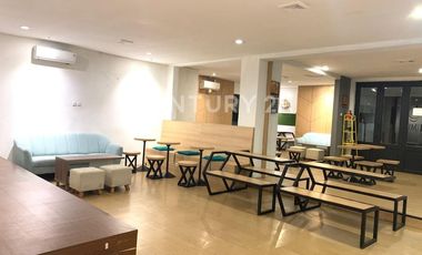 DISEWAKAN EX COFFEESHOP PINGGIR JALAN UTAMA DEKAT AEON MALL