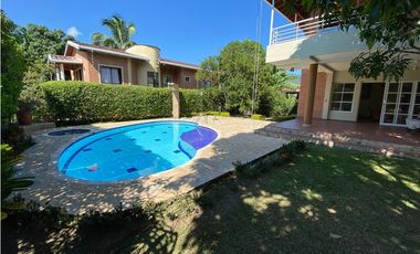 Grande Casa Finca en venta San Jerónimo unidad cerrada