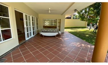 Grande Casa Finca en venta San Jerónimo unidad cerrada
