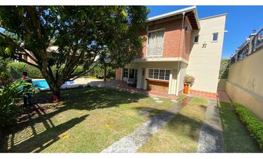 Grande Casa Finca en venta San Jerónimo unidad cerrada