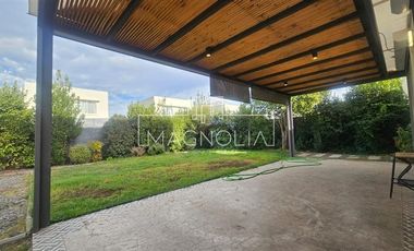 Casa en venta de 3 dorm. en Chicureo