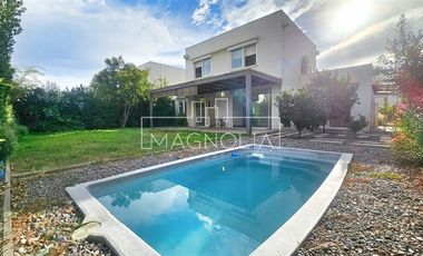 Casa en venta de 3 dorm. en Chicureo