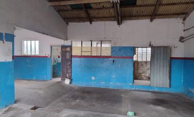 Galpon con pequeña vivienda. A Reciclar. Permuta.