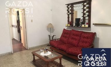 EXCELENTE CHALET PH AL FRENTE