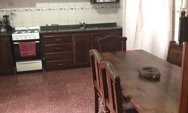 EXCELENTE CHALET PH AL FRENTE