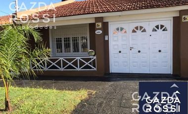 EXCELENTE CHALET PH AL FRENTE