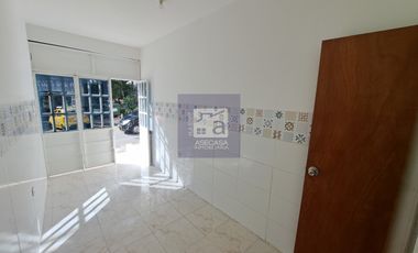COD. 10736 - SE ARRIENDA LOCAL - BARRIO:  CARACOLI