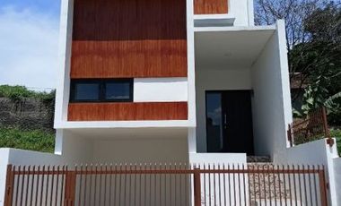 Rumah murah dijual cantik semi villa sejuk asri di pusat kota Cimahi Cipageran