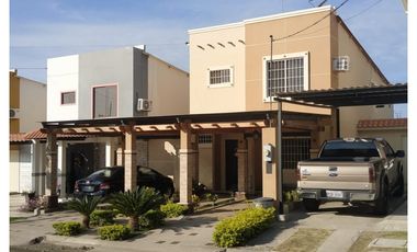 Hermosa Casa Sector Sur Manta.