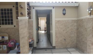 Hermosa Casa Sector Sur Manta.
