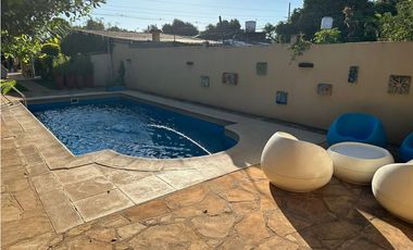 HERMOSA CASA AV TOMAS GUIDO Y TAMBOR DE TACUARI