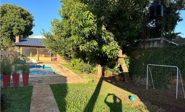 HERMOSA CASA AV TOMAS GUIDO Y TAMBOR DE TACUARI