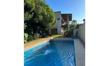 HERMOSA CASA AV TOMAS GUIDO Y TAMBOR DE TACUARI