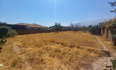 Se vende terreno 1000 metros en calle Argentina.