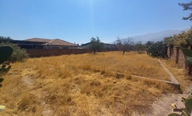 Se vende terreno 1000 metros en calle Argentina.