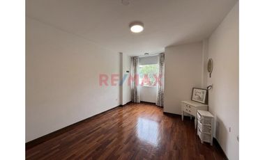 Venta Casa 3 Pisos Frente A Parque De Los Músicos Urb. Primavera
