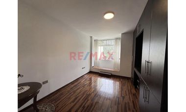 Venta Casa 3 Pisos Frente A Parque De Los Músicos Urb. Primavera
