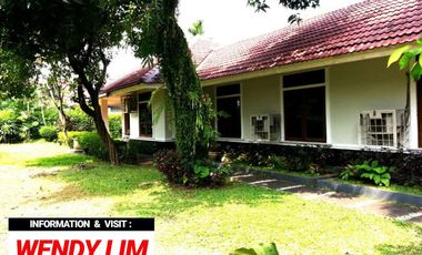 DIJUAL RUMAH ASRI dgn TAMAN, S.POOL di Jl GAHARU, CILANDAK BARAT