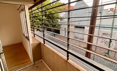 Departamento de 2 AMBIENTES ubicado a 200 metros de la estación