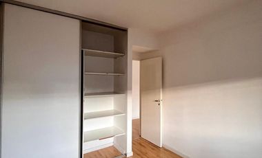 Departamento de 2 AMBIENTES ubicado a 200 metros de la estación
