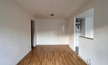 Departamento de 2 AMBIENTES ubicado a 200 metros de la estación