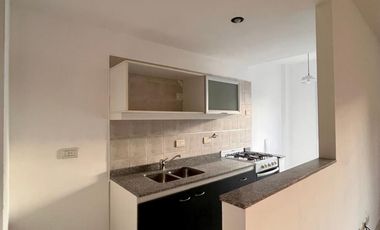 Departamento de 2 AMBIENTES ubicado a 200 metros de la estación