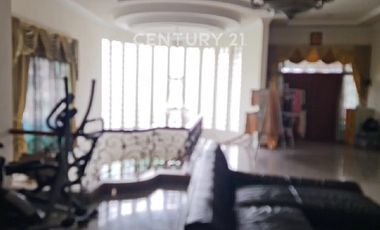 Rumah Mewah Dan Nyaman Di Bandung, Bangunan 2 Lantai