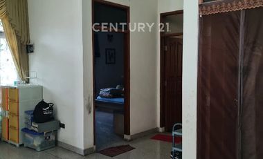 Rumah Mewah Dan Nyaman Di Bandung, Bangunan 2 Lantai