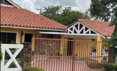 CASA CON AMPLIA TERRAZA EN CORONADO CLUB ECUESTRE