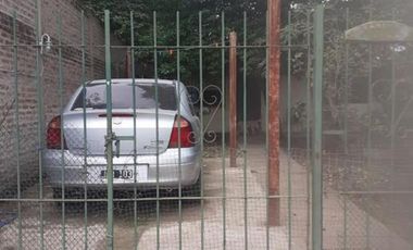 CASA A REFACCIONAR EN LOTE DE 300MT2 EN VENTA - HURLINGHAM